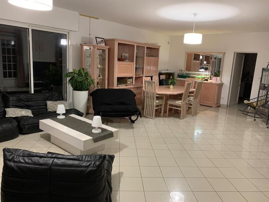 Casabina Appartement Entre Disney Et Paris Chelles  Room photo